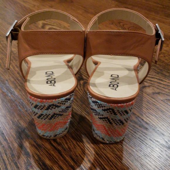 Abound Wedges - Picture 3 of 7